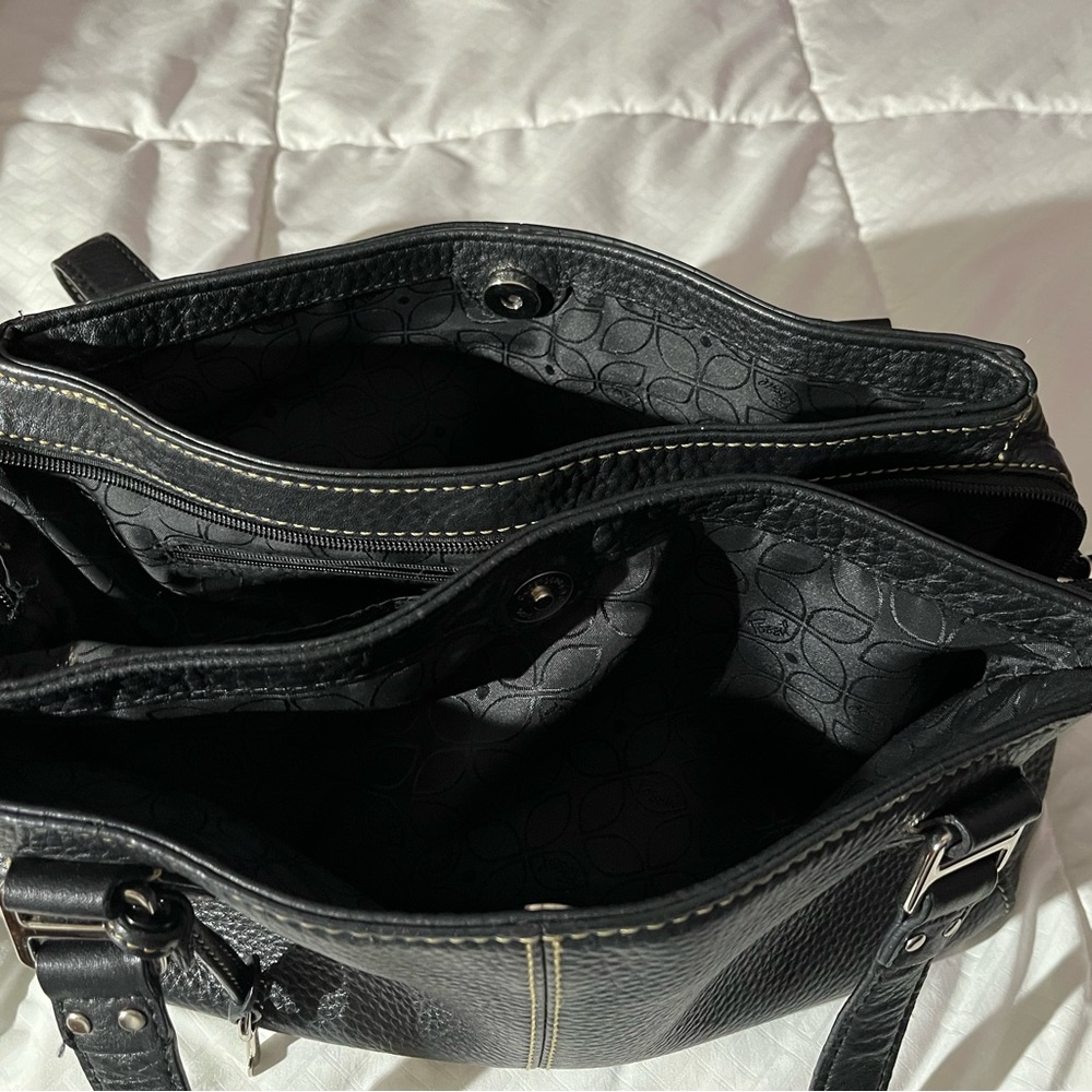 Fossil Black Pebbled Leather Shoulder Bag with Matching Wallet - Picture 3 of 5